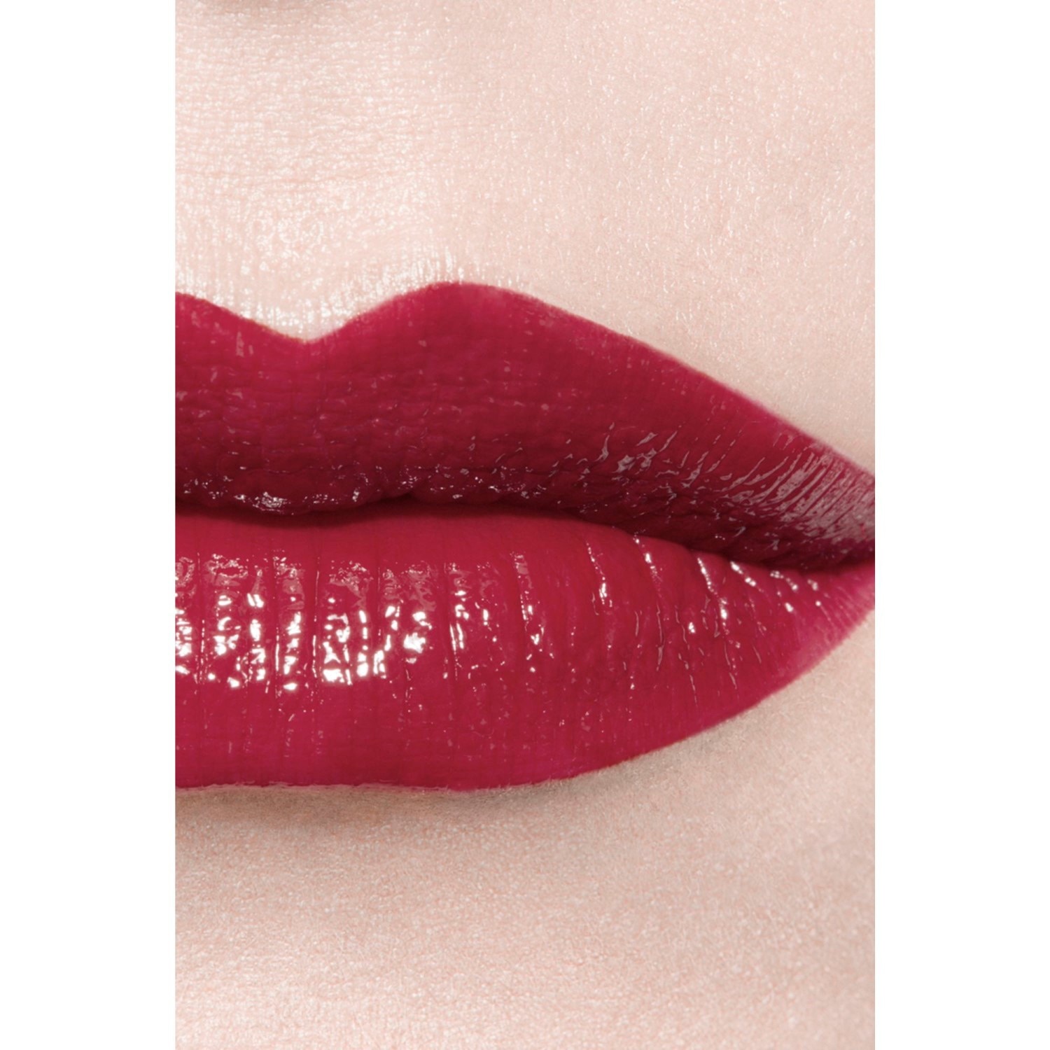 LA BARRA DE LABIOS HIDRATANTE Y REPULPADORA DE LARGA DURACIÓN. COLOR Y BRILLO INTENSOS.